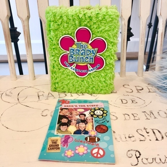 BRADY Bunch, Complete TV Series, From 1969-74, DVD Box, 21 Discs, Good Condition - Picture 8 of 16